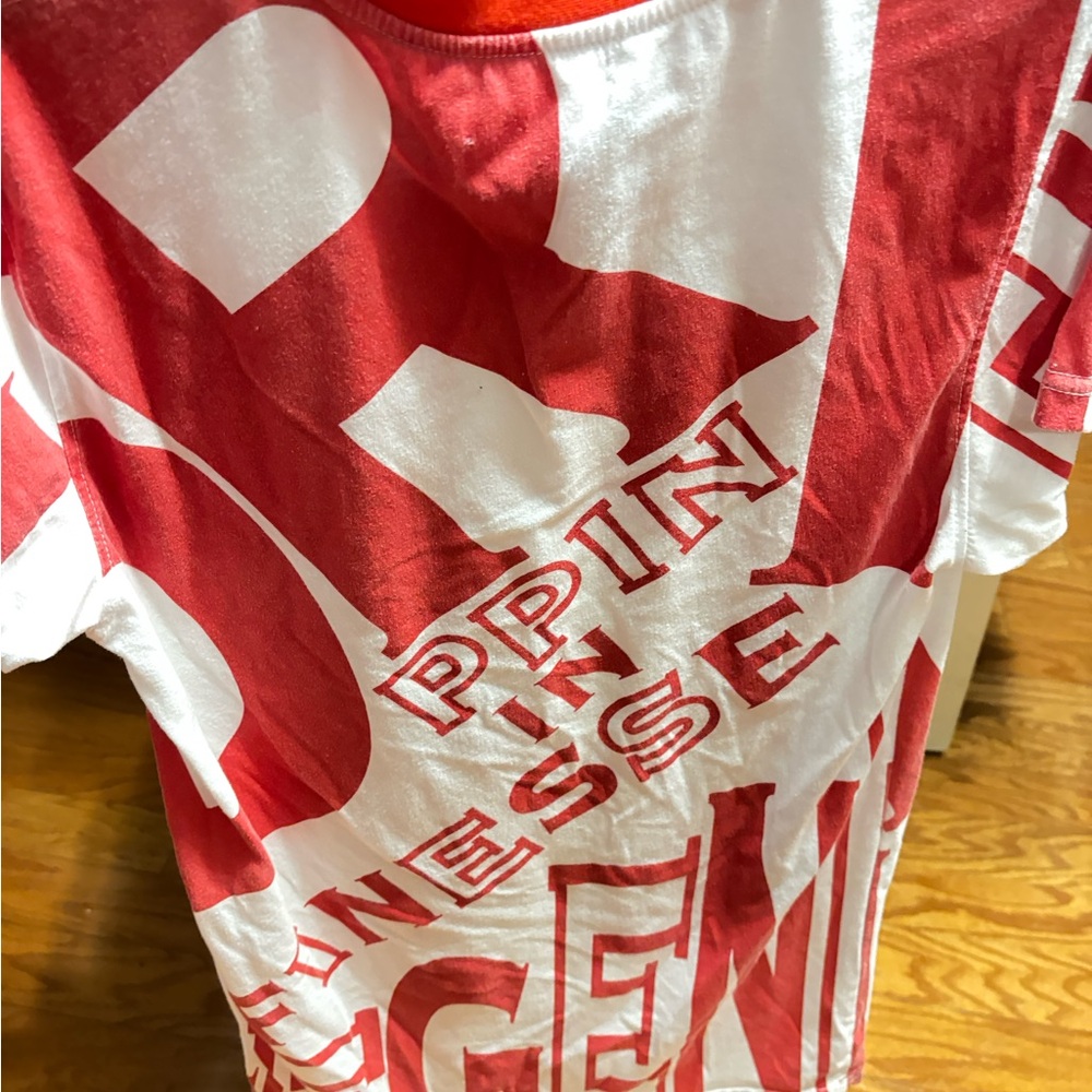 Red and White Graphic T-Shirt AND WHITE JEANS TWO FOR 25 JEANS 32/32